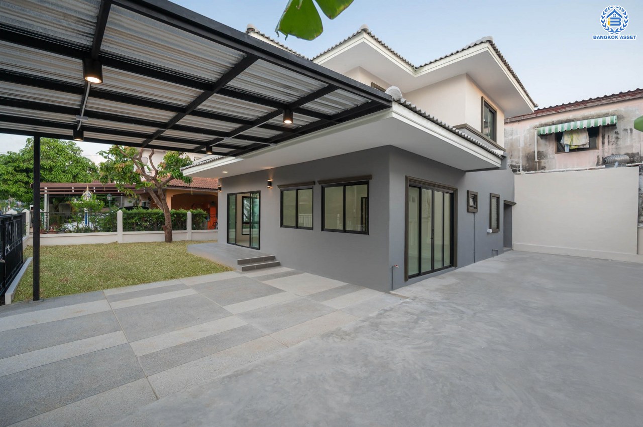 บ้านมือสองตกแต่งใหม่ โครงการ ชัยพัฒน์ เพิ่มสิน บ้านเดี่ยวหลังใหญ่ เนื้อที่ 63.8 ตร.ว. ฟังก์ชัน 3 ห้องนอน 2 ห้องน้ำ พร้อมห้องอเนกประสงค์ชั้นล่าง 1 ห้อง จอดรถได้ 1 คัน บนทำเลเดินทางสะดวก เชื่อมต่อถ.สายไหม, ถ.พหลโยธิน ใกล้สนามบินดอนเมือง และ ใกล้จุดขึ้นทางด่วน"ฉลองรัช"...